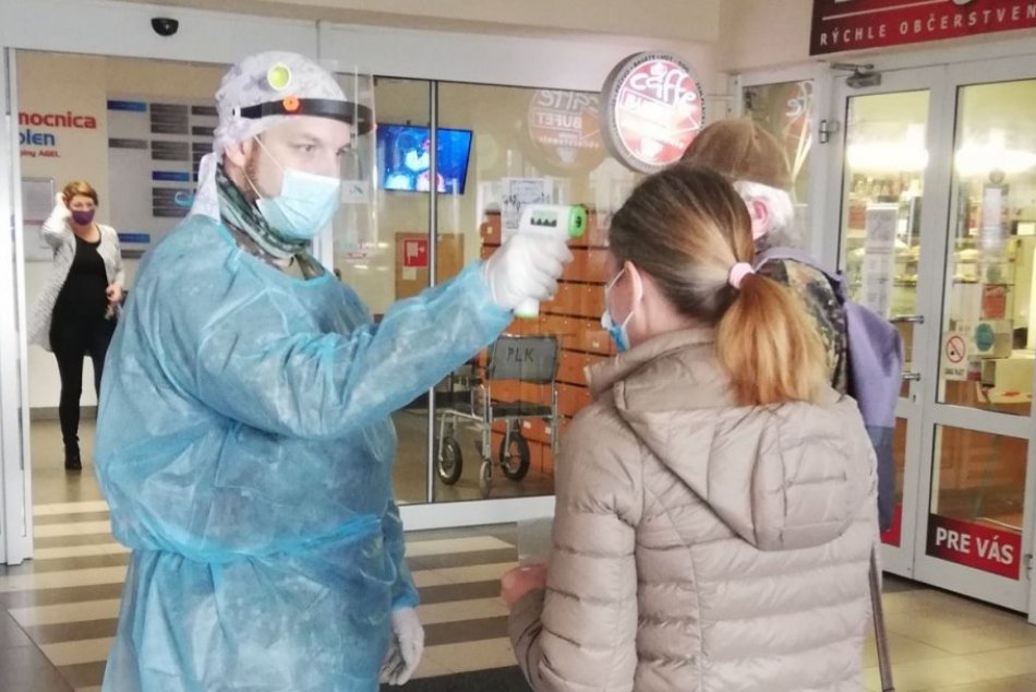 Ilustračný obrázok k článku Nepustia nikoho s teplotou? Zaskočení Zvolenčania, TAKTO reaguje nemocnica