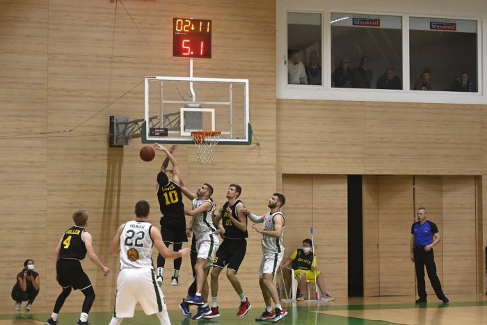 Ilustračný obrázok k článku Nechcú čakať iba na štátnu pomoc: V Handlovej sa rozhodli konať