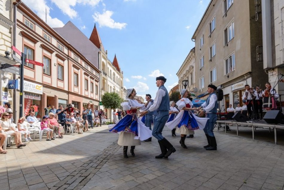 Ilustračný obrázok k článku Poslanci odklepli dotačný balík: Nitra prerozdelí 123-tisíc eur do troch oblastí