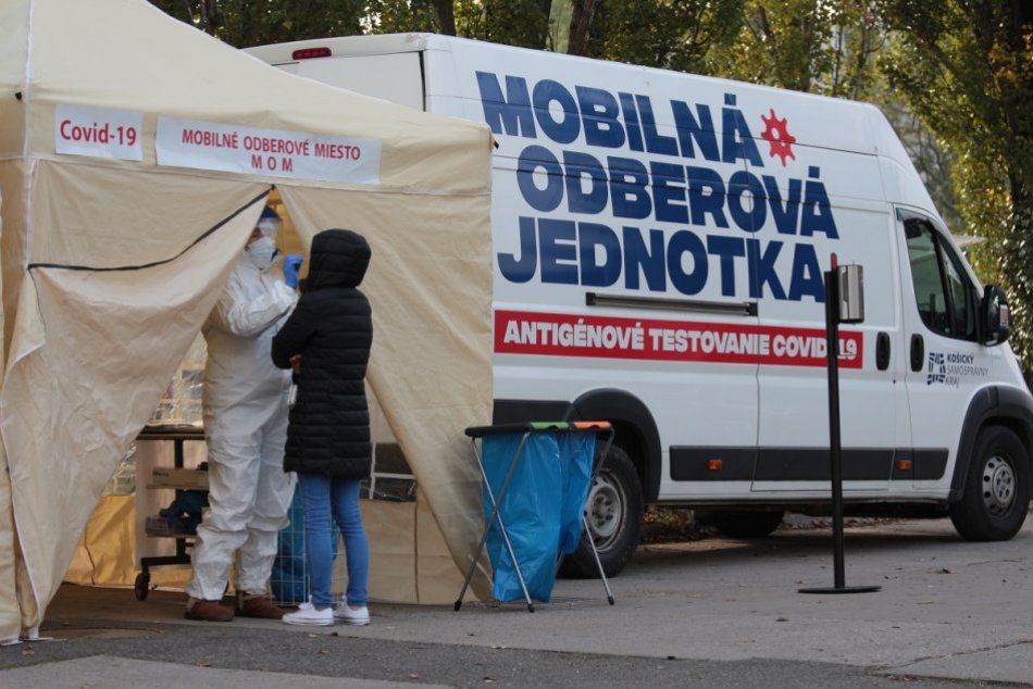 Ilustračný obrázok k článku Na Slovensku pribudlo vyše tisíc nakazených, stúpol aj počet úmrtí