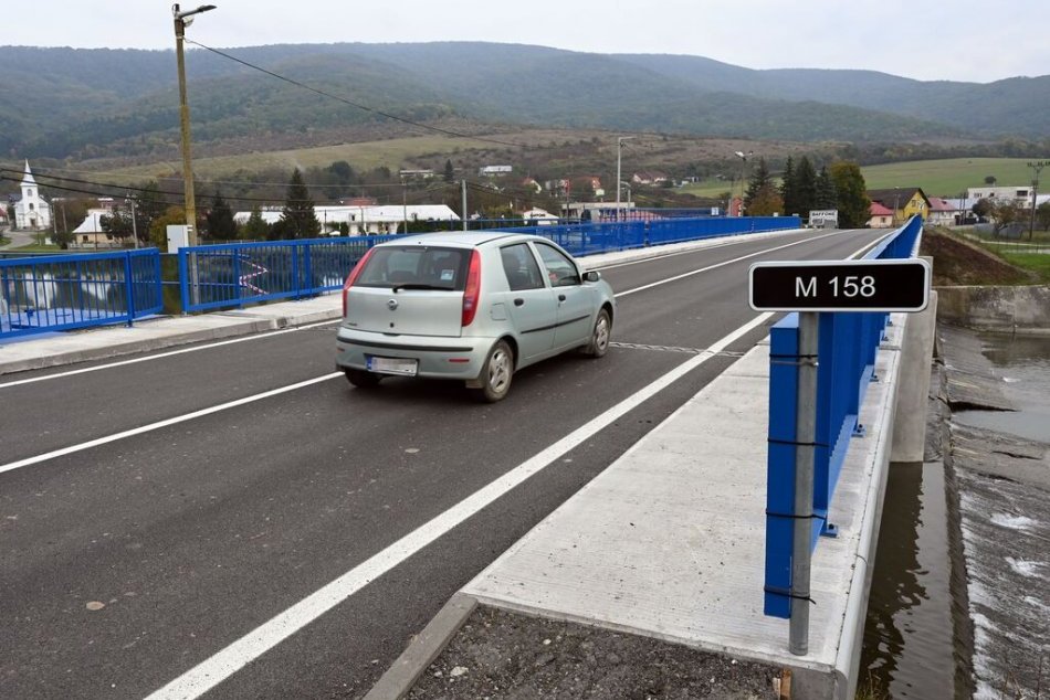 Ilustračný obrázok k článku Dobrá správa pre vodičov: Most v Strážskom je prejazdný, FOTO