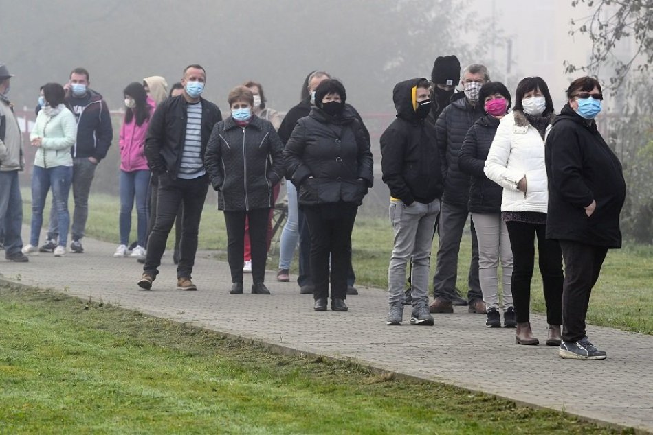 Ilustračný obrázok k článku Rekord Trenčianskeho kraja: Väčšina COVID prípadov pribudla za 14 dní