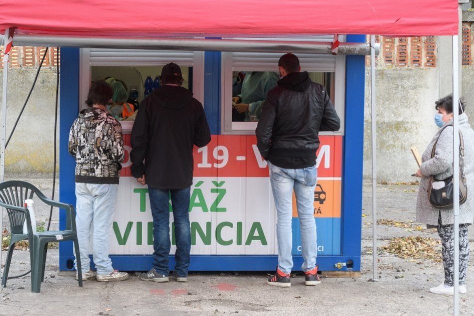 Ilustračný obrázok k článku V Topoľčanoch vzniklo niekoľko mobilných odberných miest: Kedy a kde vás otestujú?