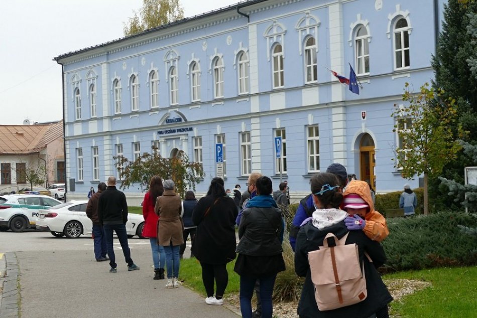 Ilustračný obrázok k článku ZMOS: Prednosť by mali mať starší, hendikepovaní i tehotné ženy