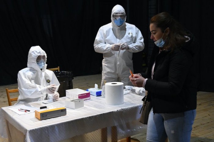 Ilustračný obrázok k článku Je plošné testovanie bezpečné? Armádne VIDEO nahnalo obavy