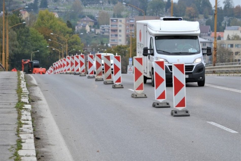 Ilustračný obrázok k článku Konečne! Nadjazd v Humennom má po 43 rokoch nové chodníky