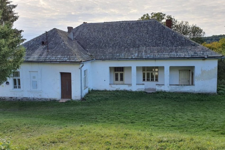 Ilustračný obrázok k článku Čo spája Elenu Maróthy-Šoltésovú s Novohradom? Neďaleko Lučenca prežila detstvo a mladosť