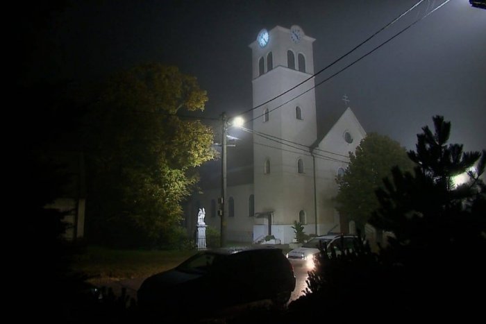 Ilustračný obrázok k článku Iniciatívny FARÁR pozýval ľudí cez Facebook na omšu: Polícia mu to ZATRHLA! FOTO