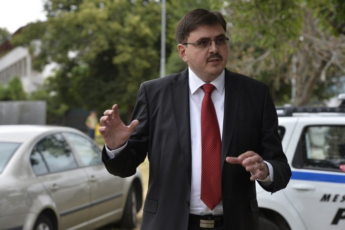 Ilustračný obrázok k článku Koronavírus: Pozitívny test mal podpredseda Trenčianskej župy