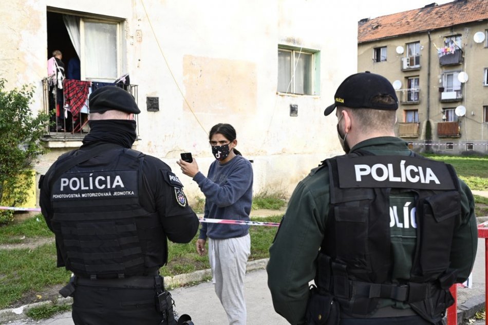 Ilustračný obrázok k článku Hygienici nariadili karanténu v problematických bytovkách: Ľudí budú kontrolovať