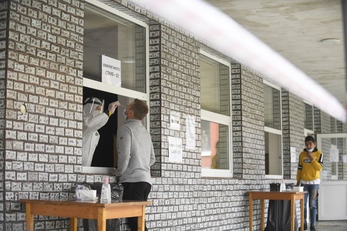 Ilustračný obrázok k článku Nejdete sa testovať? Svojmu zamestnávateľovi môžete narobiť problémy!