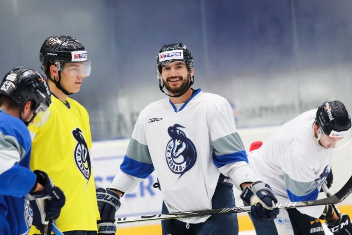 Ilustračný obrázok k článku FOTO a VIDEO: Popradčania po karanténe vybehli na ľad. PÚTALI hlavne Skokanovci!