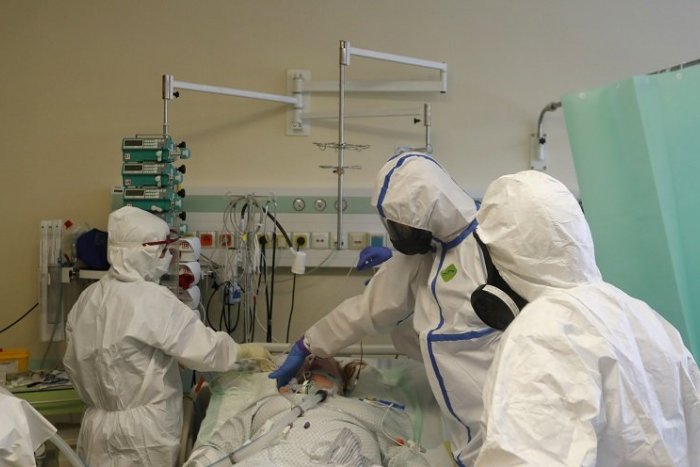 Ilustračný obrázok k článku Na pľúcnej ventilácii v Rooseveltke je už 9 pacientov: Koľko je pozitívnych zamestnancov?