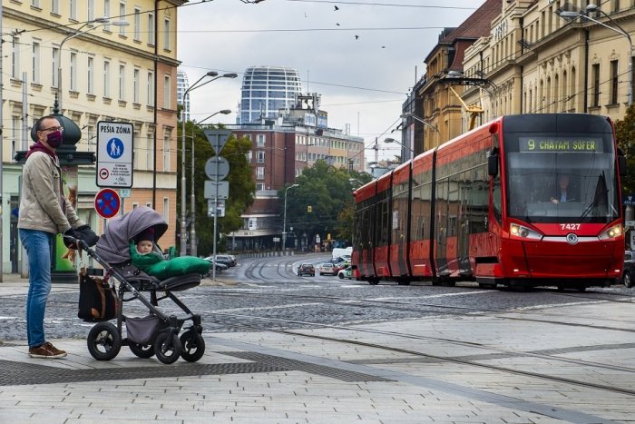 Ilustračný obrázok k článku Úsmevné citáty na električkách: Čo všetko cestujúcim odkazujú vodiči bratislavskej MHD?