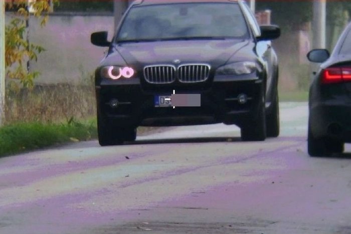 Ilustračný obrázok k článku Polícia namerala cestného piráta: Obcou uháňal rýchlosťou 115 km/h!