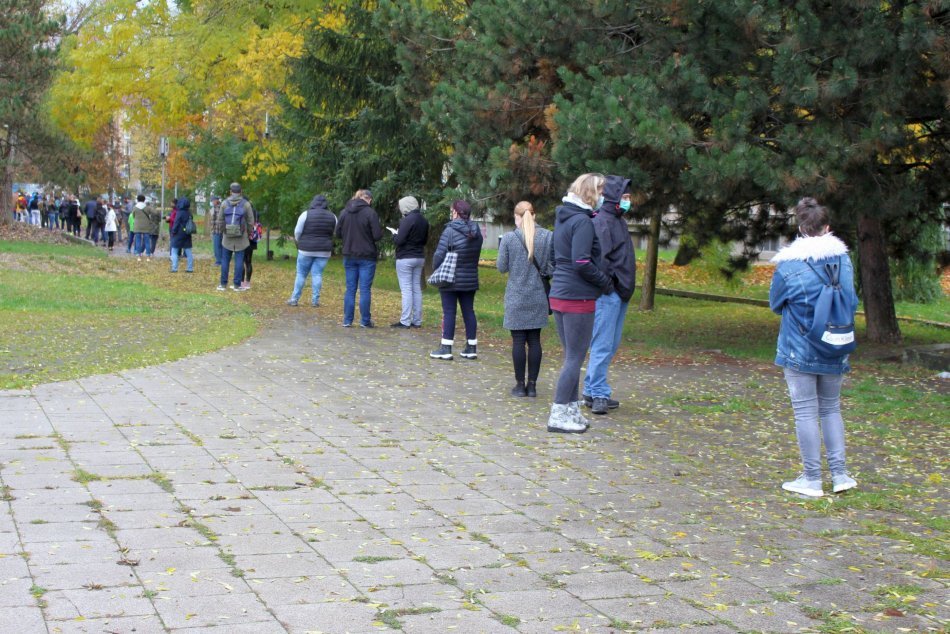 Ilustračný obrázok k článku V Bystrici urobili desaťtisíce testov: Koľko z nich vyšlo pozitívnych?