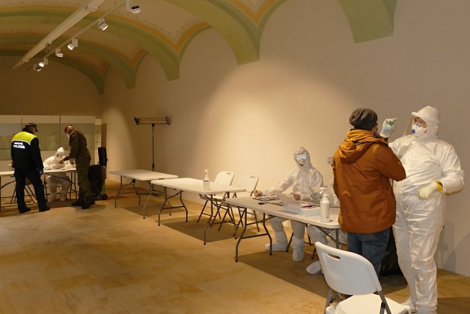 Ilustračný obrázok k článku Primátor Fiabáne o testovaní: Prichádzajú aj ľudia bez domova či zo zahraničia