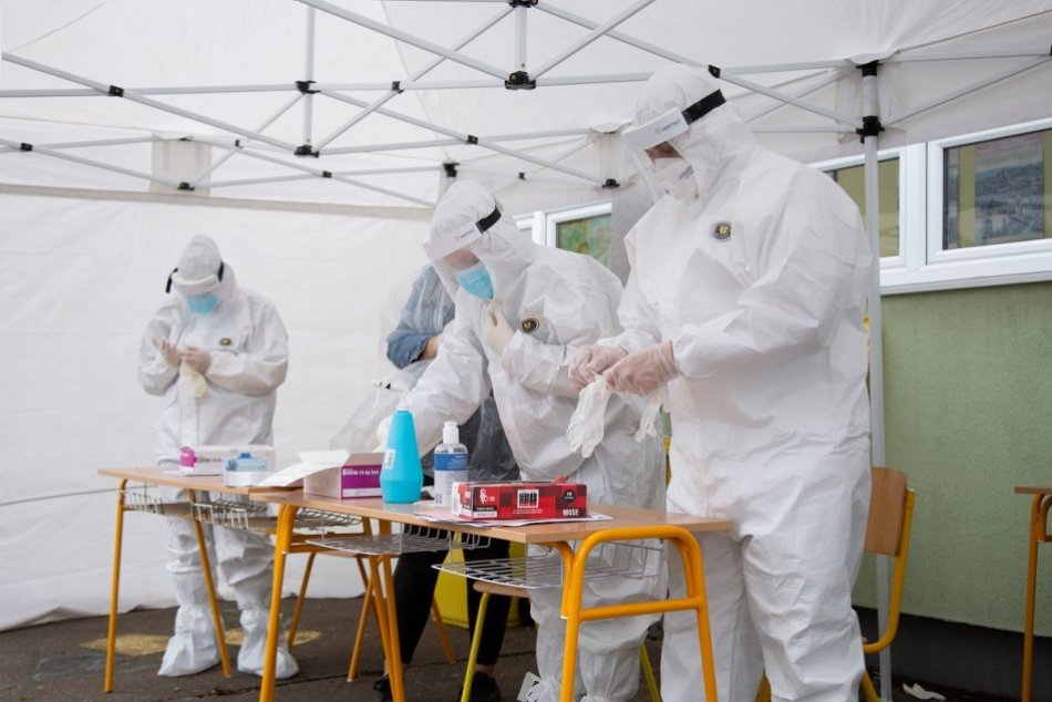 Ilustračný obrázok k článku Chcete pomôcť pri testovaní v Nitre? Červený kríž hľadá dobrovoľníkov