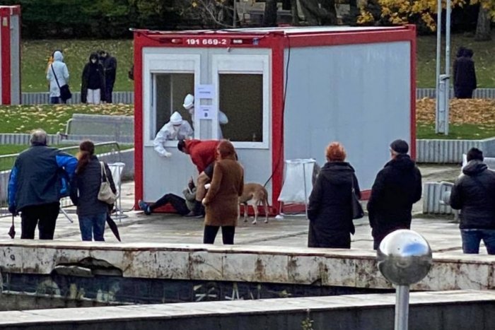 Ilustračný obrázok k článku DAŇ za dlhé čakanie na výter? Prišiel k okienku a v tom to prišlo!