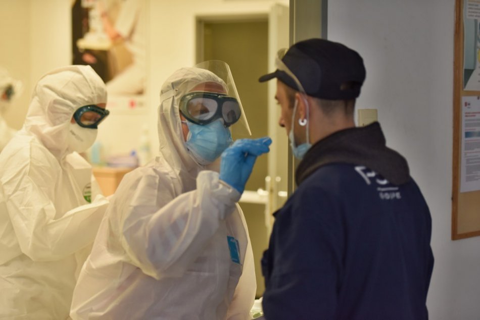 Ilustračný obrázok k článku Testovanie v Prievidzi cez veľkonočné sviatky: Otváracie HODINY odberných miest