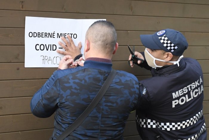 Ilustračný obrázok k článku Na Lekárskej fakulte testujú, ale len zamestnancov a študentov