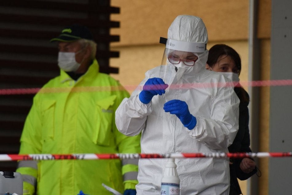 Ilustračný obrázok k článku Prvé čísla z testovania v Mikuláši: Prišli tisíce ľudí, koľko bolo pozitívnych?