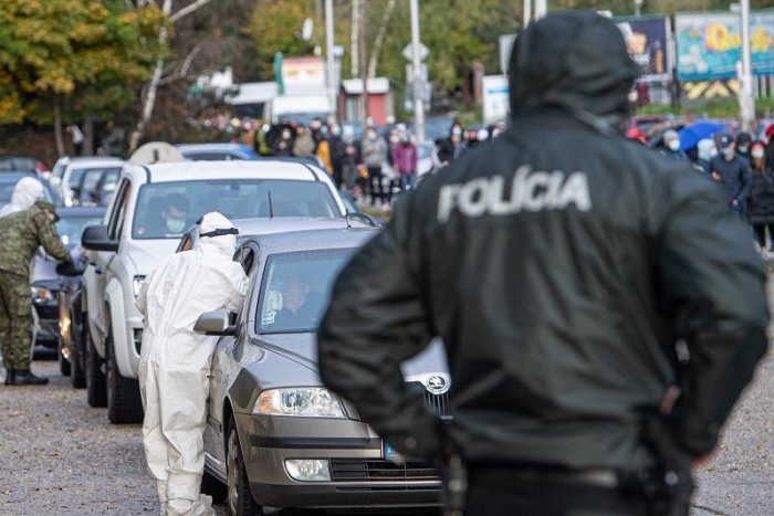 Ilustračný obrázok k článku POZOR zmena! Počet miest na testovanie z auta sa výrazne znížil