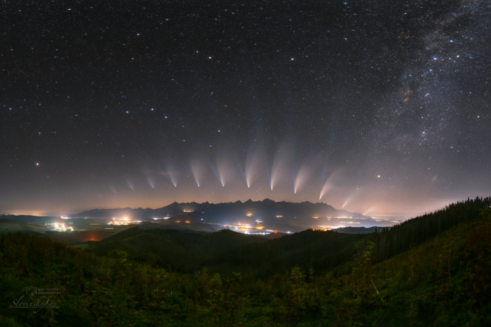 Ilustračný obrázok k článku KURIOZITA DŇA: Kométa NEOWISE nad tatranskými štítmi obletela svet!