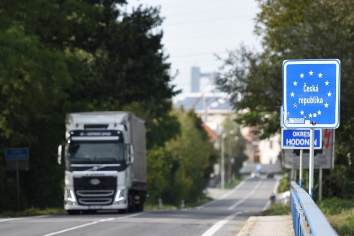 Ilustračný obrázok k článku Cestovanie do Česka sa zjednoduší: Súd zrušil FORMULÁR pri individuálnej doprave