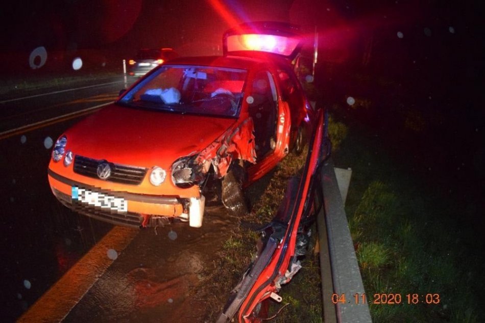 Ilustračný obrázok k článku Vodič sa v protismere zrazil s nákladiakom: Sila, že si vôbec sadol za volant, FOTO