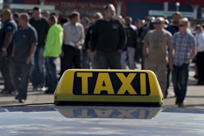 Ilustračný obrázok k článku KOĽKO stojí nájom na stanovištia pre TAXÍKY? Zvolen to rieši DRAŽBOU