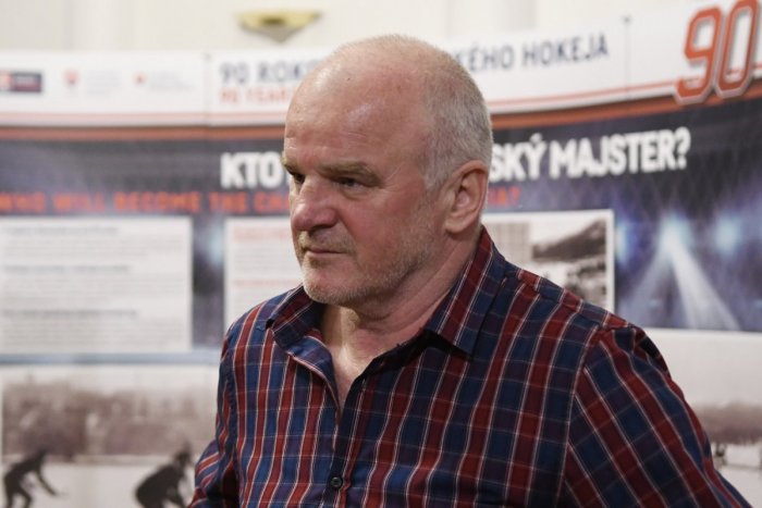 Ilustračný obrázok k článku Wayne Gretzky mal tú česť s ním hrať: Legendárny útočník z Prešova má 60 rokov