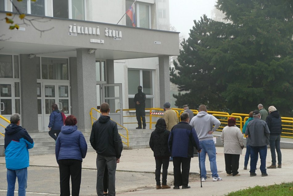 Ilustračný obrázok k článku Lengvarský zaujal stanovisko: Hrozí plošné TESTOVANIE a zákaz vychádzania?