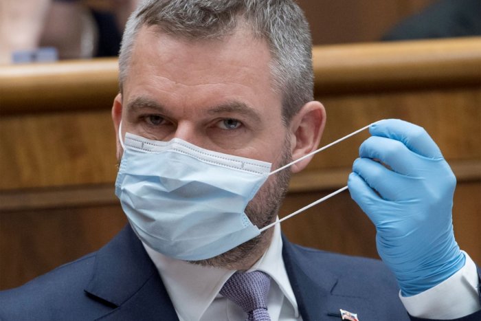 Ilustračný obrázok k článku Pellegrini: Matovič ženie celý národ pod hrozbou trestov na odberné miesta