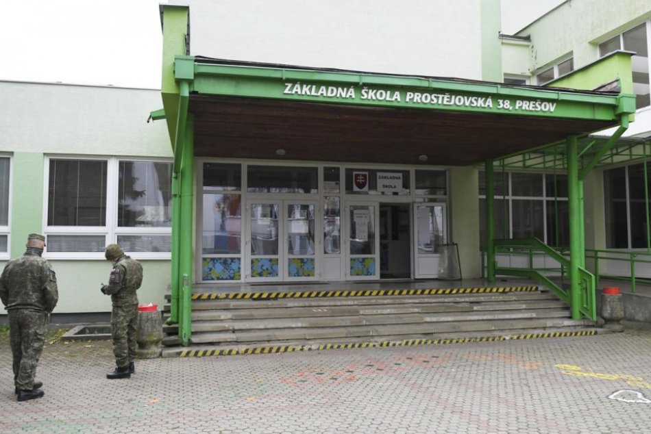 Ilustračný obrázok k článku O pilotné testovanie školy zatiaľ veľký záujem nemajú: Ostanú na dištančnej výučbe