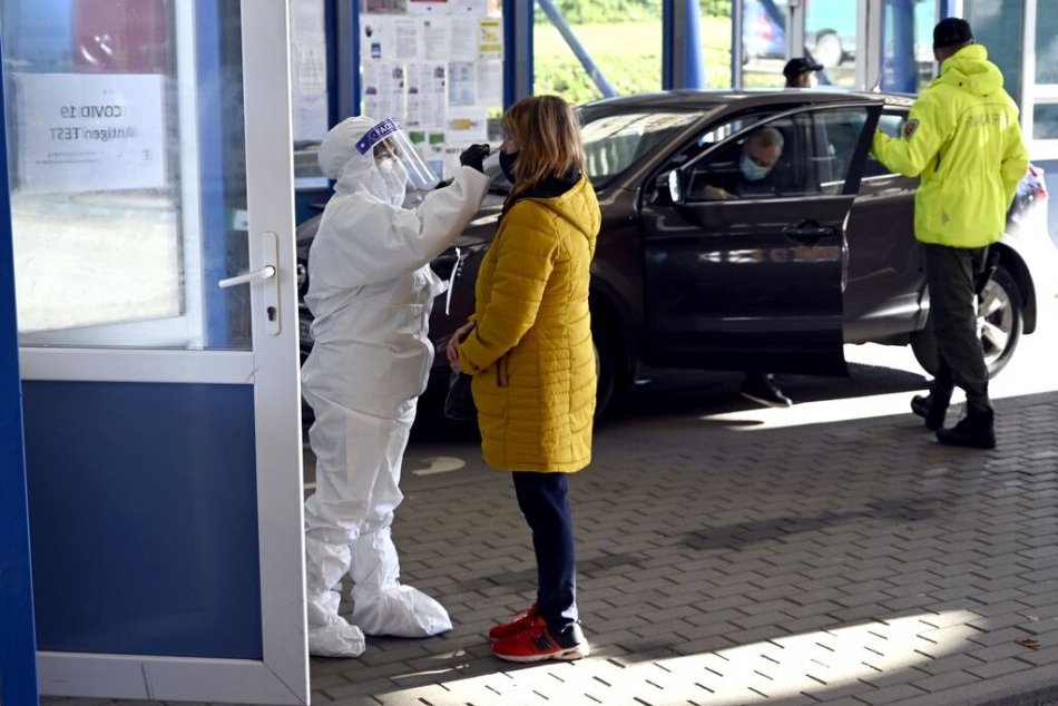 Ilustračný obrázok k článku V OBRAZOCH: Na hranici s Ukrajinou sa už testuje, platia aj výnimky