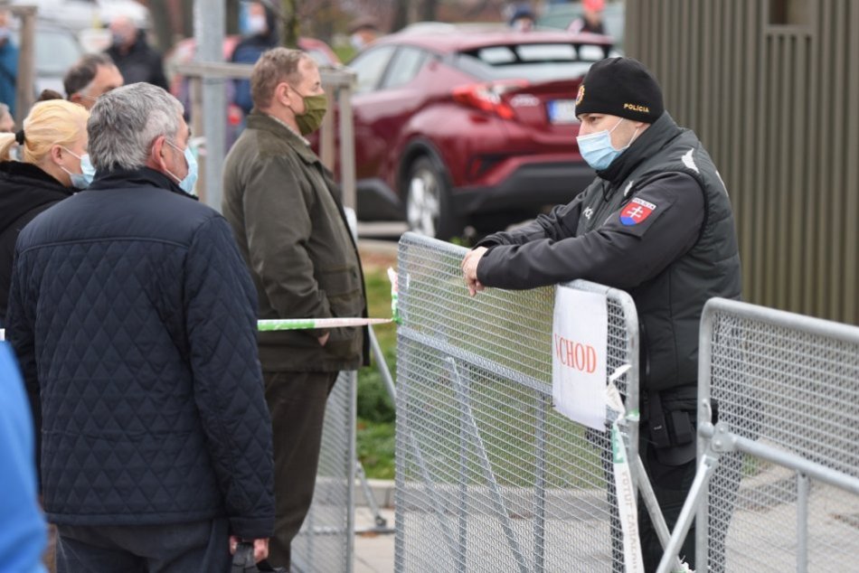 Ilustračný obrázok k článku Continental chystá testovanie priamo v podniku: Kontroly má vykonávať polícia