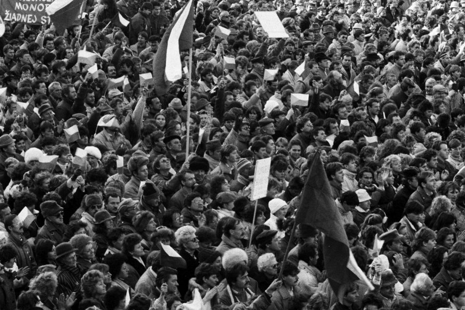 Ilustračný obrázok k článku Košičan Andrej o novembri 89: Na demonštrácie sme utekali zo školy, je to silná spomienka