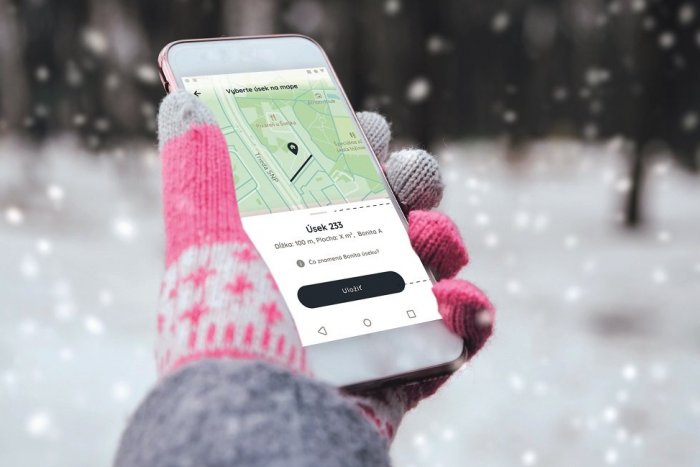 Ilustračný obrázok k článku Už máte adoptovaný chodník? V Košiciach už v zime neuvidíme modré tabuľky