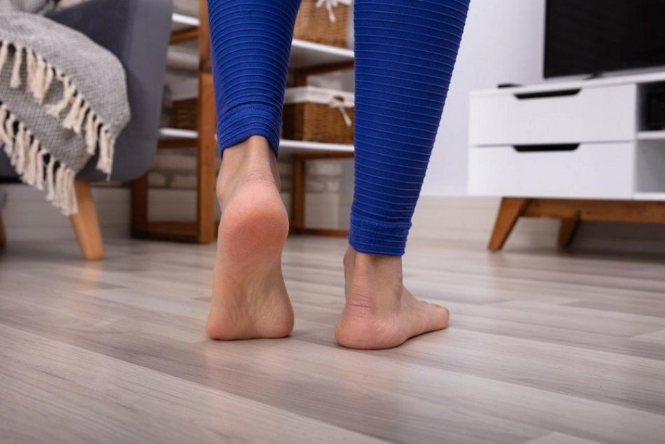 Ilustračný obrázok k článku 4 tipy, ako sa efektívne zbaviť chladnej podlahy