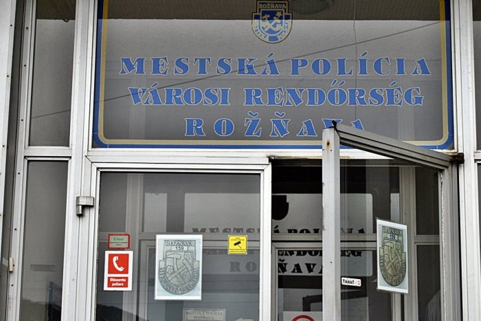 Ilustračný obrázok k článku V Rožňave úradujú tajomní vandali: Zostáva po nich spúšť, mestskí prosia o pomoc