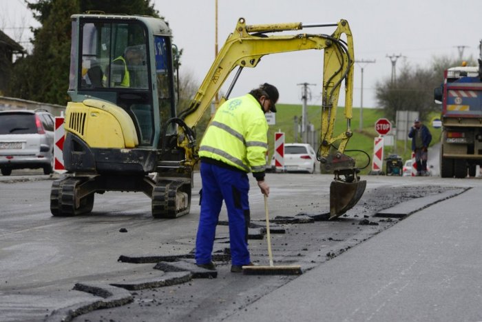 Ilustračný obrázok k článku Zdržania otestovali nervy vodičov: Rekonštrukcia smerom na Kapušany finišuje, FOTO