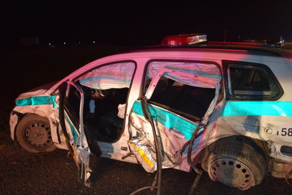 Ilustračný obrázok k článku Zrážka v protismere: Policajné auto skončilo totálne na šrot! FOTO