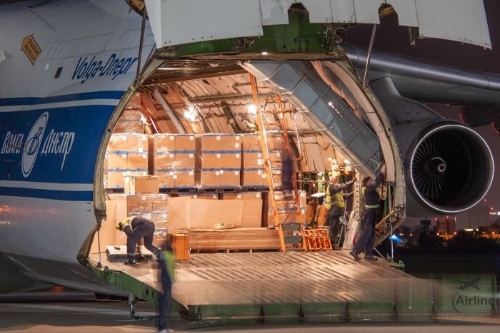 Ilustračný obrázok k článku Pochybnosti okolo nákupu antigénových testov: Podľa Fica má firma prepojenie na vládu