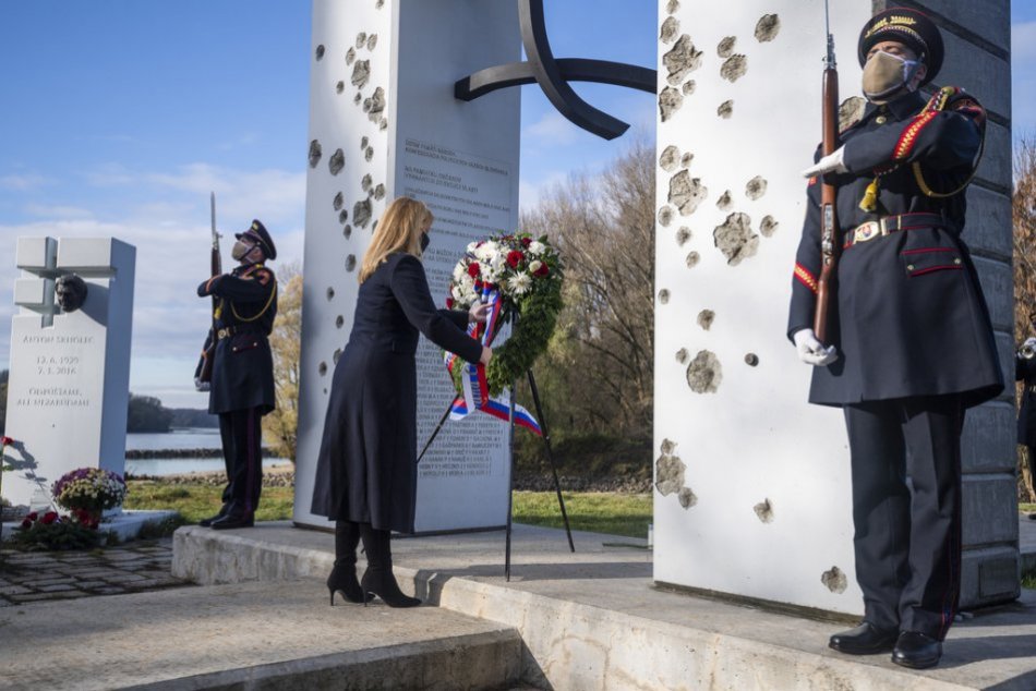 Ilustračný obrázok k článku Prezidentka Čaputová si uctila obete komunistického režimu, FOTO