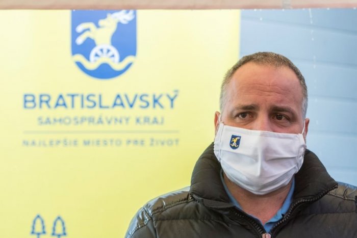 Ilustračný obrázok k článku Urazil Droba antivaxerov? Po jednom slove ho zavalili spŕškou protestov