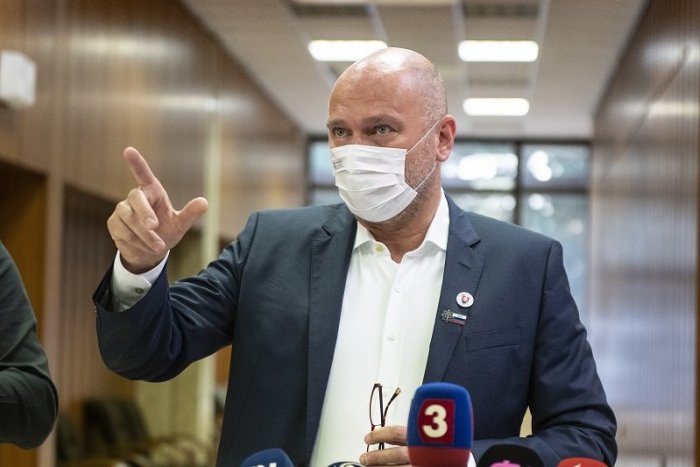 Ilustračný obrázok k článku Sulík vidí TRUC PODNIK voči gastru. Krčmári krachujú, ale kostoly fungujú!