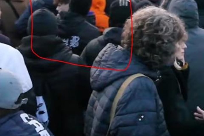 Ilustračný obrázok k článku Brutálny zásah polície na proteste? Tínedžer bol celý od krvi + VIDEO