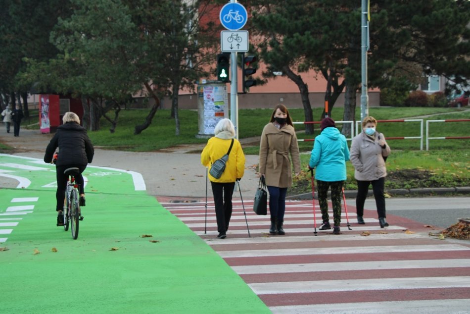 Ilustračný obrázok k článku Spustili prevádzku cyklotrasy a semaforov: Asistovať museli aj mestskí policajti