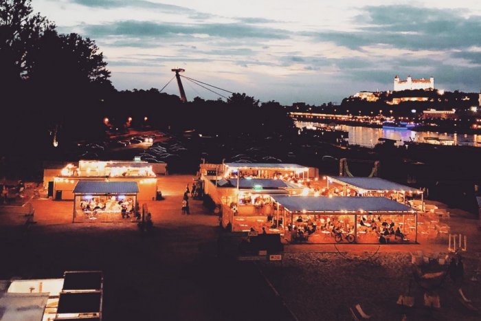 Ilustračný obrázok k článku TYRŠÁK je otvorený: Na mestskej PLÁŽI si opäť môžete ponoriť nohy do piesku